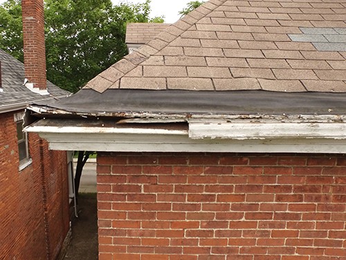 Repair Or Replace? How To Determine What Your Roof Needs